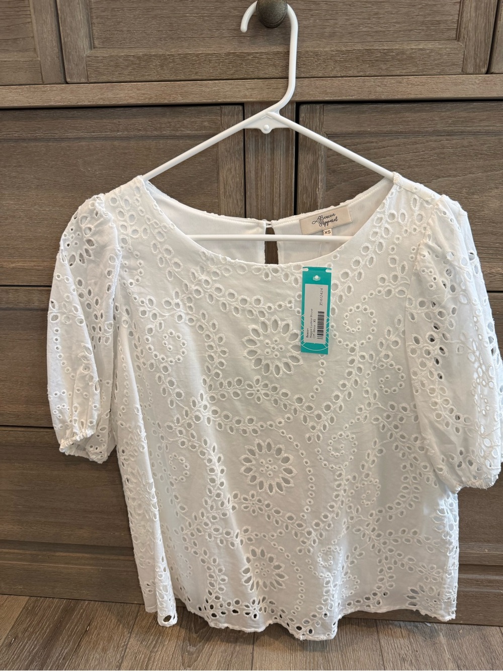 Avenue White Eyelet Puff Sleeve Blouse